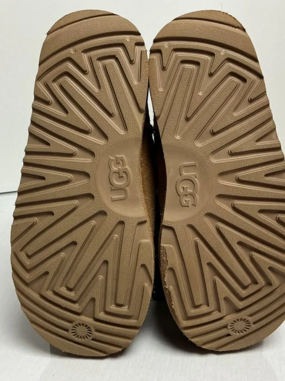 UGG classic short